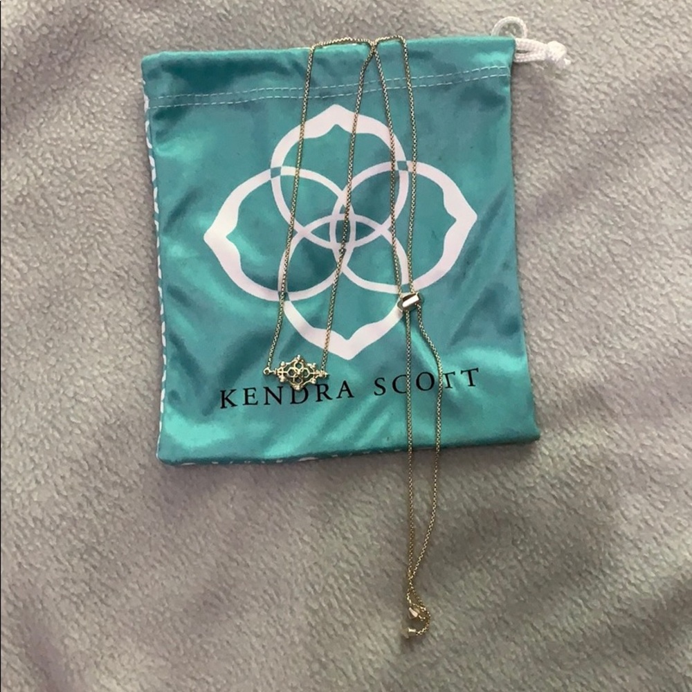 Kendra Scott necklace